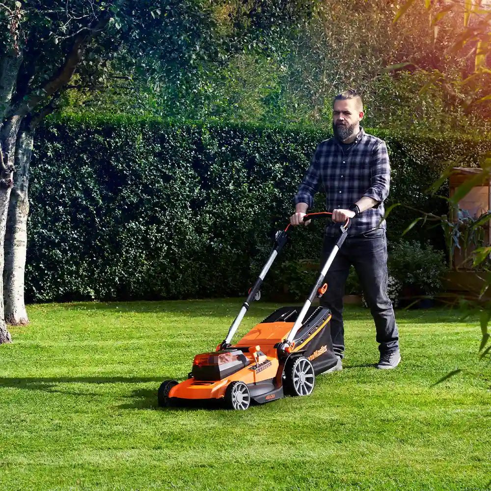 LawnMaster_48V46cmCordlessLawnMower_MainHero
