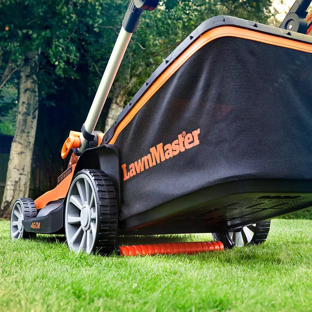 LawnMaster_48V46cmCordlessLawnMower_Rearroller